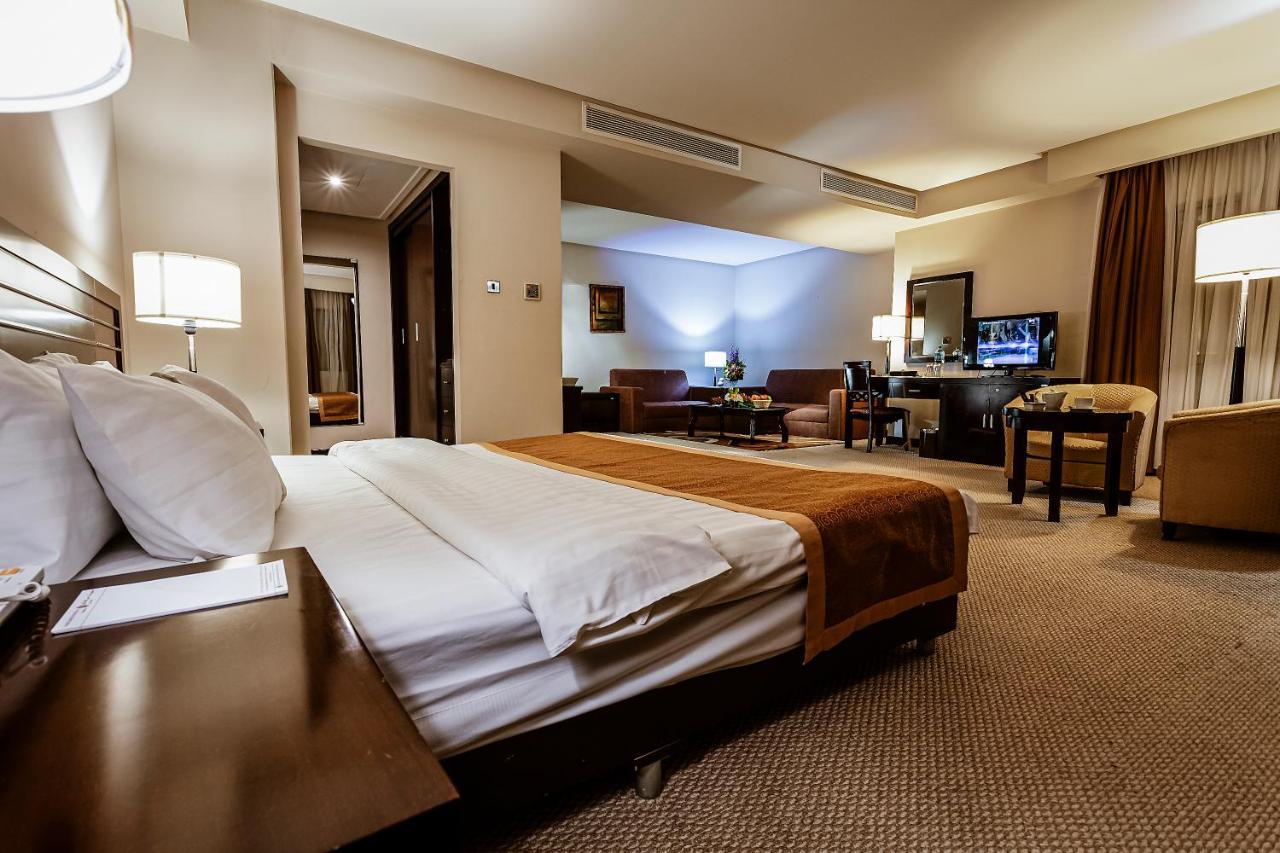 Monroe Hotel & Suites Manama Luaran gambar