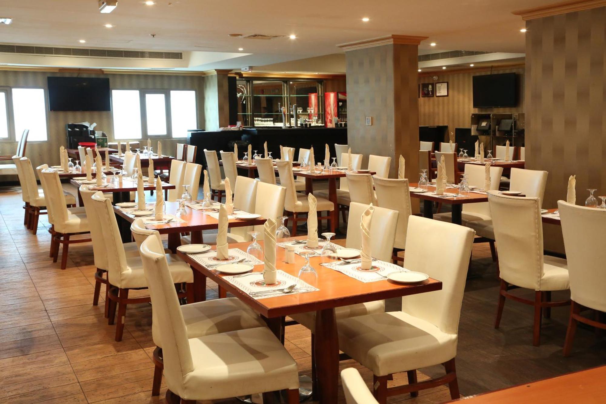 Monroe Hotel & Suites Manama Luaran gambar