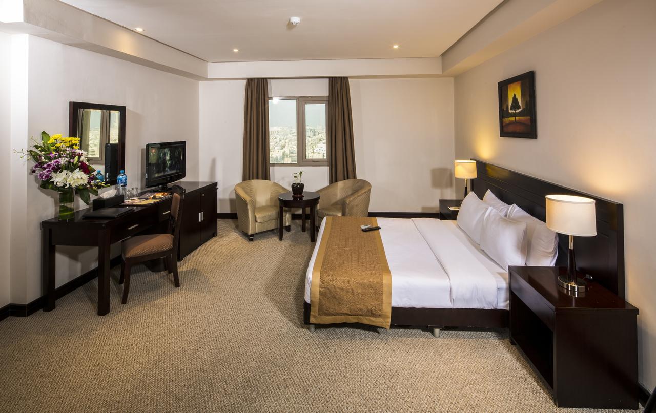 Monroe Hotel & Suites Manama Luaran gambar